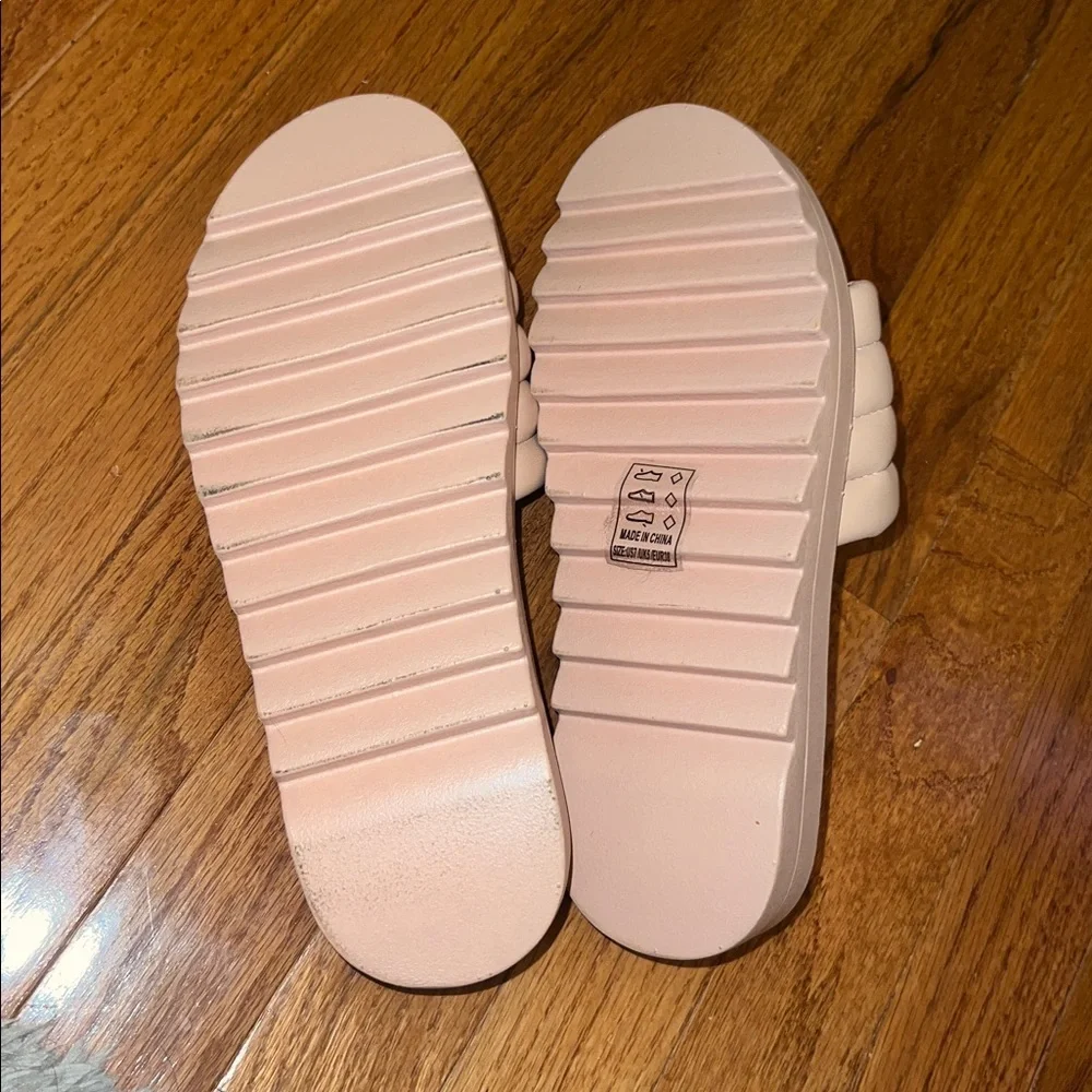 Qupid Baby Pink Platform Sandal Slip On’s Women’s Size 7